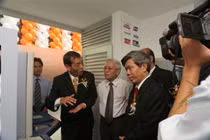 Từ cậu bé suýt đói lả đến "cha đẻ" ATM hiện đại