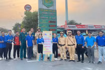 Hơn 5 nghìn chai nước suối mở đầu chiến dịch Xuân tình nguyện