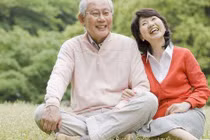 Bí quyết hạnh phúc tuổi 60, tâm an, thân vững, giao tiếp vừa đủ