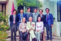 Bí quyết nuôi 8 người con thành danh của gia đình trí thức nổi tiếng