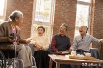 Sau tuổi 50, nhất định tránh 4 điều khiến anh em rạn nứt