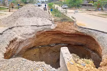 Xuất hiện 7 hố sụt ở Bắc Kạn, chuyên gia khuyến cáo an toàn