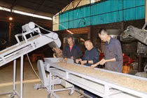 Anh hùng Lao động Vũ Hữu Lê, người đưa máy 4.0 về với bản làng