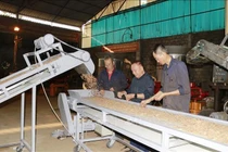 Anh hùng Lao động Vũ Hữu Lê, người đưa máy 4.0 về với bản làng