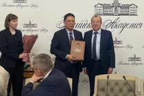 Chuyên gia hóa sinh Việt Nam được Viện Hàn lâm Khoa học Nga vinh danh