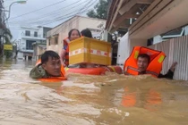 Bác sĩ chỉ kỹ năng sinh tồn sống sót trong mùa lũ