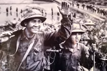 Người lính trong bức ảnh lịch sử bất ngờ ‘gặp lại chính mình’ sau 38 năm