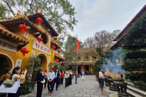 Đi chùa 'tốt lễ', vì sao không 'dễ cầu'?