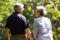 Sau 60 tuổi, tuyệt đối không lãng phí tiền vào 10 điều này