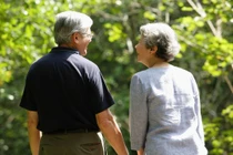 Sau 60 tuổi, tuyệt đối không lãng phí tiền vào 10 điều này