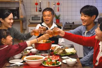 Vì sao càng thân càng nên giữ khoảng cách, đừng ở chung nhà với họ hàng