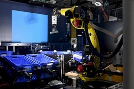 Amazon gây sốc khi tuyên bố thay thế 500.000 lao động bằng robot