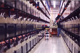 Pin khổng lồ ở Alaska cứu cả thành phố giữa mùa đông