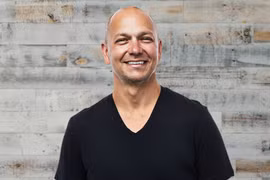 “Cha đẻ iPod” muốn trở lại Apple làm CEO