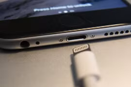  Bỏ qua thông báo này, iPhone có thể hỏng vĩnh viễn