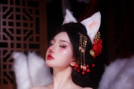 Cosplay Ahri bản “promax” của Thiên Thy gây bão mạng