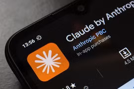 Anthropic tố DeepSeek “hút cạn” Claude bằng 24.000 tài khoản giả 