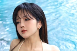 Nữ streamer xinh đẹp gây sốt vì một chi tiết "lạ mà quen"