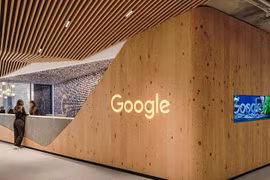 Google phản đòn ngoạn mục trước sức ép từ ChatGPT