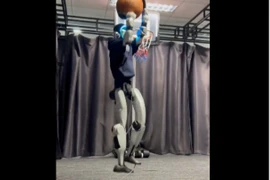 Robot G1 của Trung Quốc chơi bóng rổ như vận động viên