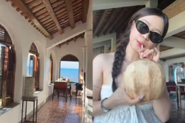 Nữ game thủ xinh đẹp gây sốt với bí mật chốn công sở