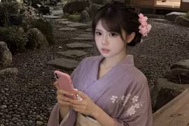 Hà Phương Boo đốn tim game thủ với màn đu trend “váy xanh”