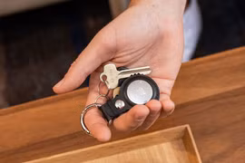 2 món chống mất đồ, quay lén cực hot mùa du lịch