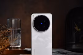 vivo X300 Ultra, camera kép 200MP, giá từ 26,7 triệu 