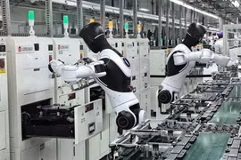 Robot thay người, nhà máy Trung Quốc đạt chuẩn 100%