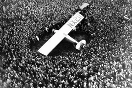 Chuyến bay 33 giờ khiến cả thế giới nín thở năm 1927 