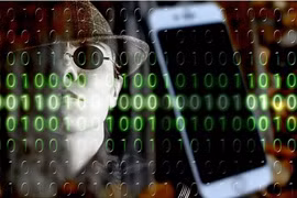 Nửa đêm thấy điện thoại tự nhập mật khẩu, mất sạch tiền