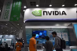 Vì sao Trung Quốc dè chừng chip H200 dù Mỹ đã nới lỏng?