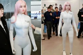 Robot AI Moya chân thật như người thật gây sốc