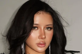 Xuân Ca hóa thiên thần bóng đêm khiến fan “thở không nổi” 