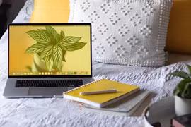 Laptop cũ chứa bao nhiêu vàng?