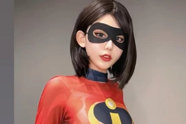 Màn cosplay Elastigirl nóng bỏng nhất hành tinh khiến fan choáng