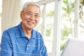 Cụ ông làm đúng 3 điều vàng, con cái tranh nhau phụng dưỡng