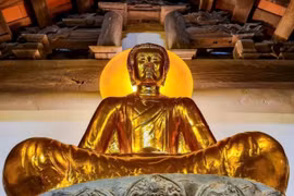 Khám phá bảo vật nghìn năm dưới chân núi Chương Sơn