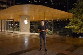 John Ternus kỹ sư cơ khí có thể kế nhiệm Tim Cook