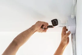 Gia đình lắp camera trong nhà coi chừng bị hack, lộ hình riêng tư