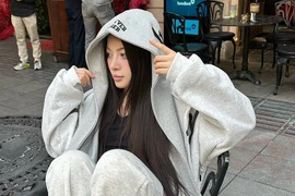 Hot girl livestream tái xuất với bộ ảnh cực cháy 