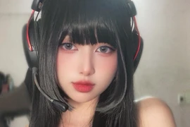 Nữ trọng tài tái xuất cực cháy, nhan sắc “đốt mắt” cộng đồng mạng