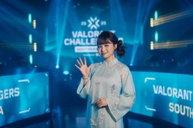 Minh Nghi tái xuất Esports, “nữ thần” khiến fan bùng nổ 