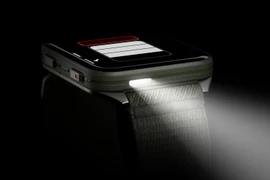 Garmin Venu X1 ra mắt với thiết kế mỏng nhẹ, khung titanium siêu bền