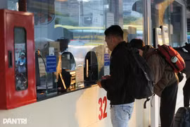 Nhiều nhà xe ở TPHCM tăng giá vé khi dầu diesel lên hơn 30.000 đồng/lít