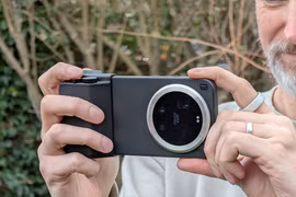 Xiaomi 17 Ultra thách thức Galaxy S26 Ultra