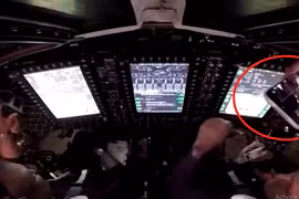 iPhone bay trong tàu Mặt Trăng, Apple hưởng lợi lớn