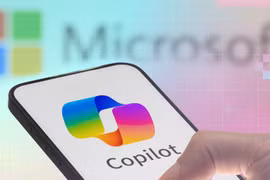 Microsoft Copilot chật vật, khách hàng chuyển sang Gemini