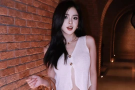 Bị đồn nghỉ stream, hotgirl Liên Quân bất ngờ đáp trả 