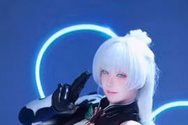 Takomayuyi tung ảnh cosplay nữ thần, fan thả tim không ngừng